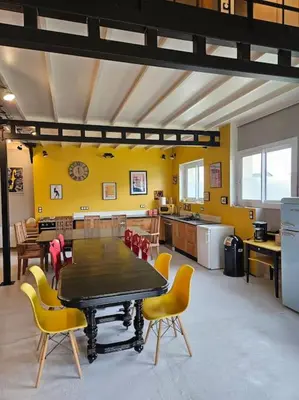 Cuisine ou kitchenette dans l'établissement La salle de jeux