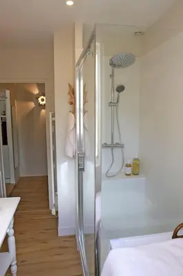 Salle de bains dans l'établissement Chez Brune