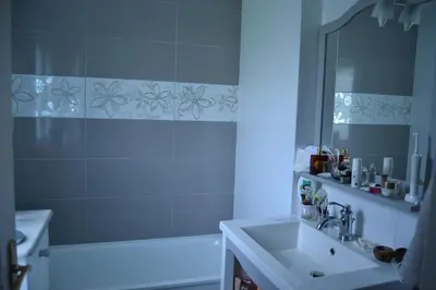 Salle de bains dans l'établissement SAINT Pavace