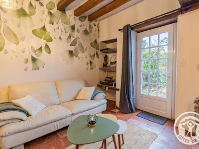 Coin salon dans l'établissement Charmant gîte près d'Angers avec extérieur privé - FR-1-622-93