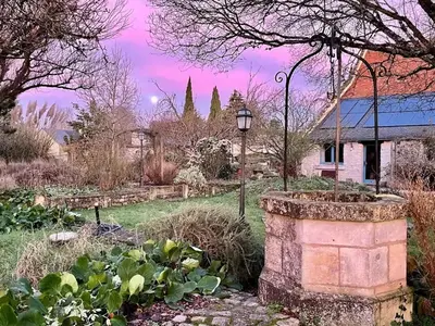 Jardin de l'établissement Maison confortable à Bréhémont avec jardin paisible