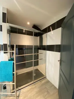 Salle de bains dans l'établissement Logement spacieux 70m2