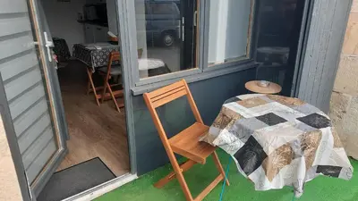 Plan de l'établissement STUDIO avec Terrasse et Parking, proche Tours