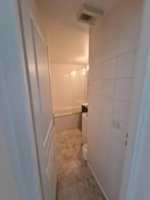Salle de bains dans l'établissement Relais du plessis