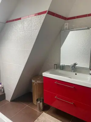 Salle de bains dans l'établissement Chambre aux portes de Chambord