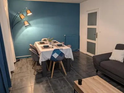 Coin salon dans l'établissement Appartement idéal circuit des 24h du Mans