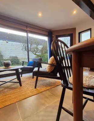 Coin salon dans l'établissement L'Atelier du Canton proche Châteaux de la Loire et Beauval
