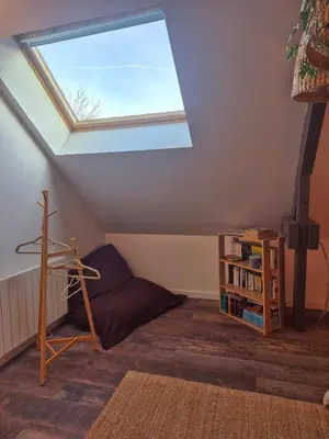 Bibliothèque dans la maison de vacances