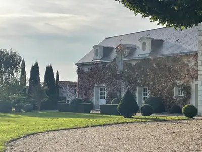 Jardin de l'établissement Manoir de famille Beausoleil