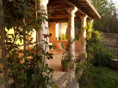 Jardin de l'établissement Le Logis du Peu Girard
