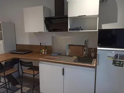 Cuisine ou kitchenette dans l'établissement Studio au calme rénové 2023 avec garage