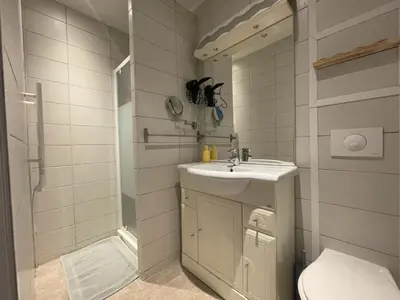 Salle de bains dans l'établissement Studio au calme rénové 2023 avec garage