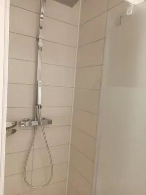 Salle de bains dans l'établissement Studio Cosy renove 2023 avec garage