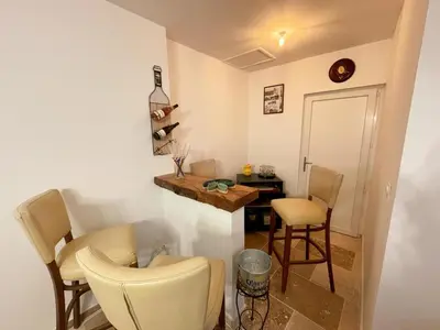 Coin salon dans l'établissement Gîte Touraine confort moderne avec wifi et parking privé - FR-1-381-603