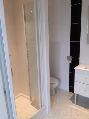 Salle de bains dans l'établissement Studio proche gare - 4