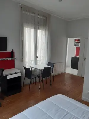 Un ou plusieurs lits dans un hébergement de l'établissement Studio proche gare - 4