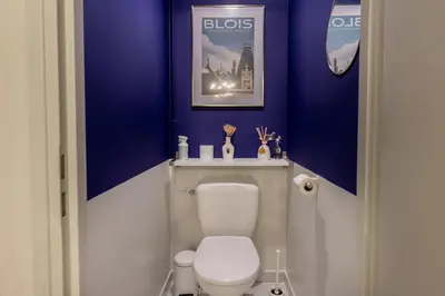 Salle de bains dans l'établissement L'Antre des rois - place de parking