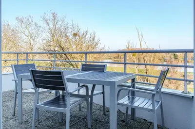 Balcon ou terrasse dans l'établissement Appartement vue Cher sud Tours parking