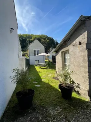 Jardin de l'établissement La Loge de Beauval maisonnette proche Zoo