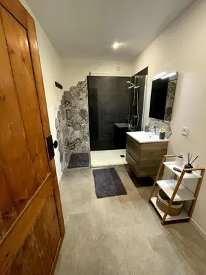 Salle de bains dans l'établissement La Réno de Mag