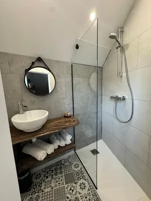 Salle de bains dans l'établissement Le Perchoir