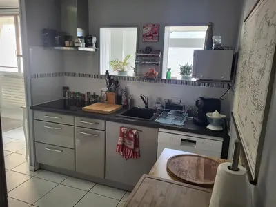 Cuisine ou kitchenette dans l'établissement Escapade idéale avec Jardin - 5 min du circuit des 24H - L'Instant Clef