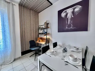 Coin salon dans l'établissement Appart T2 élégant 5 pers - Hypercentre - Spacieux