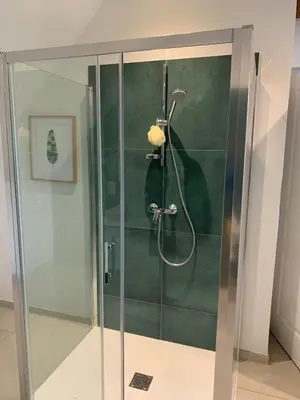 Salle de bains dans l'établissement Domaine de la Garnauderie Gîte des Chênes
