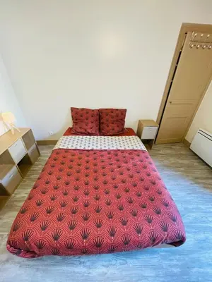Un ou plusieurs lits dans un hébergement de l'établissement Le Studio du Vieux-Mans - 2 guests - Wifi