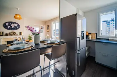 Cuisine ou kitchenette dans l'établissement Le Châteaubriand - Parking - Netflix