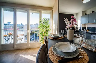 Cuisine ou kitchenette dans l'établissement Le Châteaubriand - Parking - Netflix