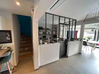 Cuisine ou kitchenette dans l'établissement home sweet home