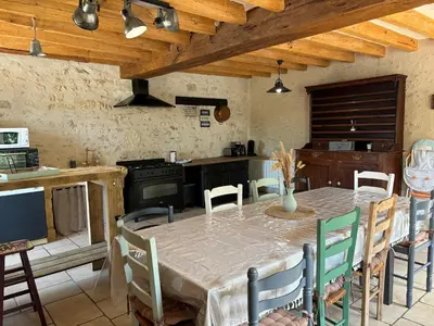 Cuisine ou kitchenette dans l'établissement Maison climatisée - Beauval et Châteaux