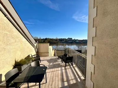 Balcon ou terrasse dans l'établissement Studio climatisé face Loire et château le 4-5