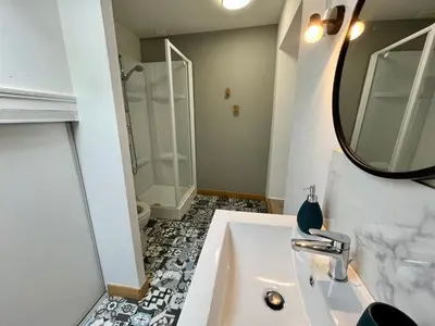 Salle de bains dans l'établissement Hypercentre, douillet, face à la Loire et vieux Blois, le Sérénity