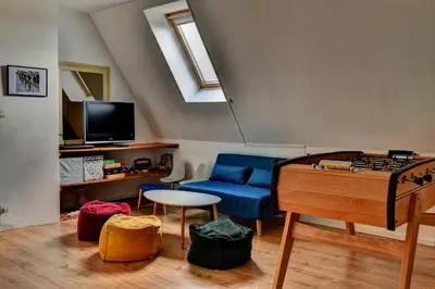 Télévision ou salle de divertissement dans l'établissement Manoir de Rousse 320 m2 en campagne Piscine Wifi Jardins