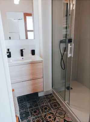 Salle de bains dans l'établissement Bel appartement tout équipé