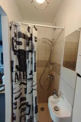 Salle de bains dans l'établissement La room