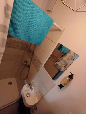 Salle de bains dans l'établissement La room