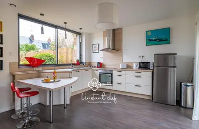 Cuisine ou kitchenette dans l'établissement Cocon Urbain au coeur du Mans - Parking & Jardin - L'Instant Clef