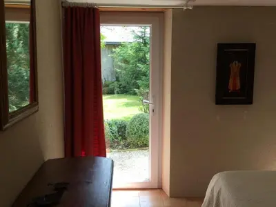 Jardin de l'établissement Gîte familial en forêt près de Chinon - FR-1-381-232