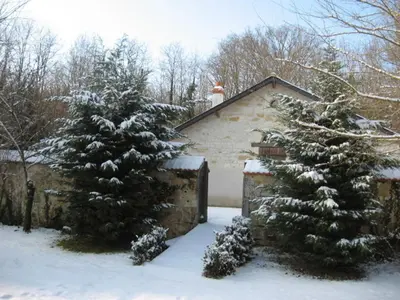 L'établissement Gîte familial en forêt près de Chinon - FR-1-381-232 en hiver