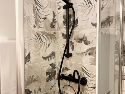 Salle de bains dans l'établissement Superbe Triplex rénové à Blois avec Wi-Fi inclus - FR-1-491-455