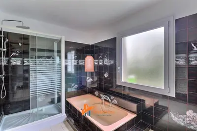 Salle de bains dans l'établissement La Tuilerie - Family home