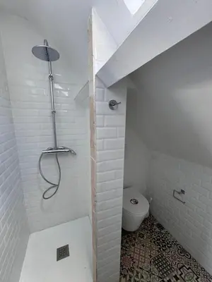 Salle de bains dans l'établissement Gite 4 a 6 pers avec piscine Vendome