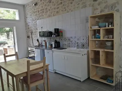 Cuisine ou kitchenette dans l'établissement La Marelle
