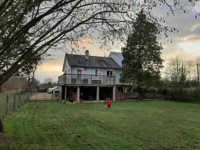 Jardin de l'établissement Maison 8 pers proche Le Mans centre, circuit 24H et Boulerie JUMP