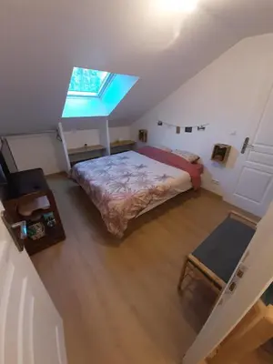 Un ou plusieurs lits dans un hébergement de l'établissement Maison 8 pers proche Le Mans centre, circuit 24H et Boulerie JUMP
