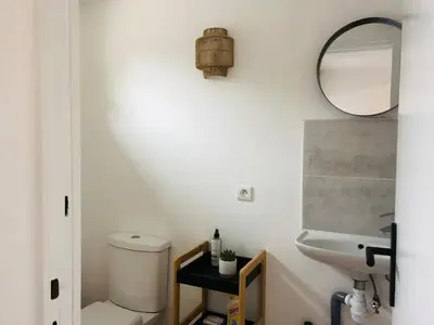 Salle de bains dans l'établissement Charmante maison de ville