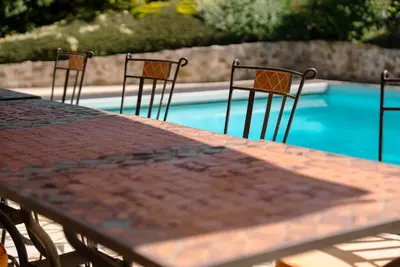 Piscine de l'établissement Le Patis et sa piscine ou située à proximité